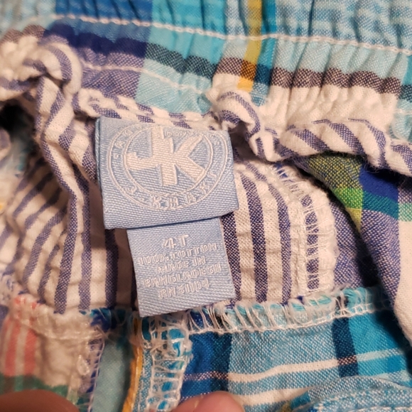 Button shorts - Picture 2 of 3